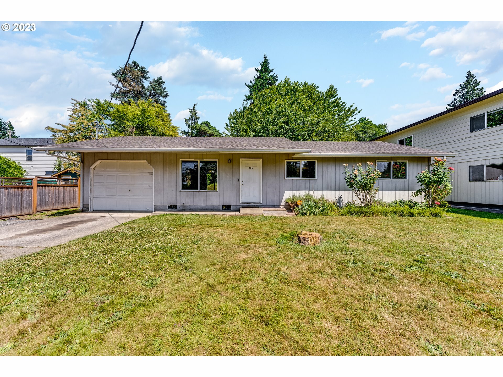 Property Photo: 206 S 8th Ave WA 98642
