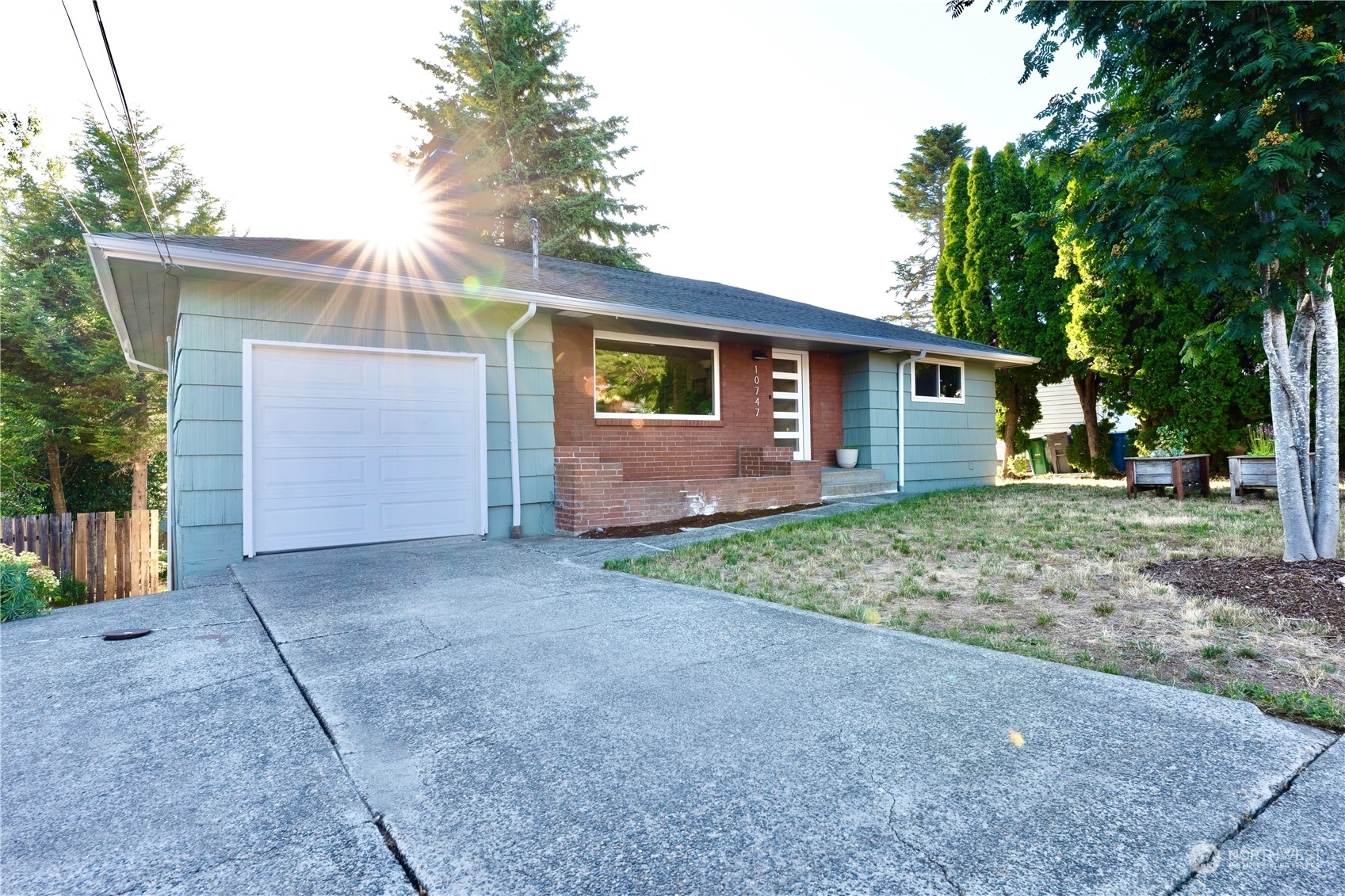 Property Photo:  10747 28th Avenue SW  WA 98146 