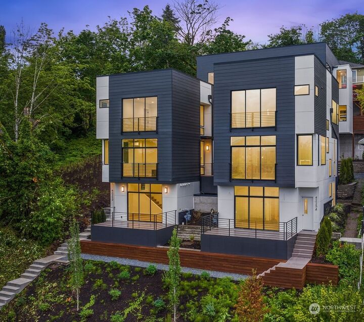 4225 B Letitia Avenue S  Seattle WA 98118 photo