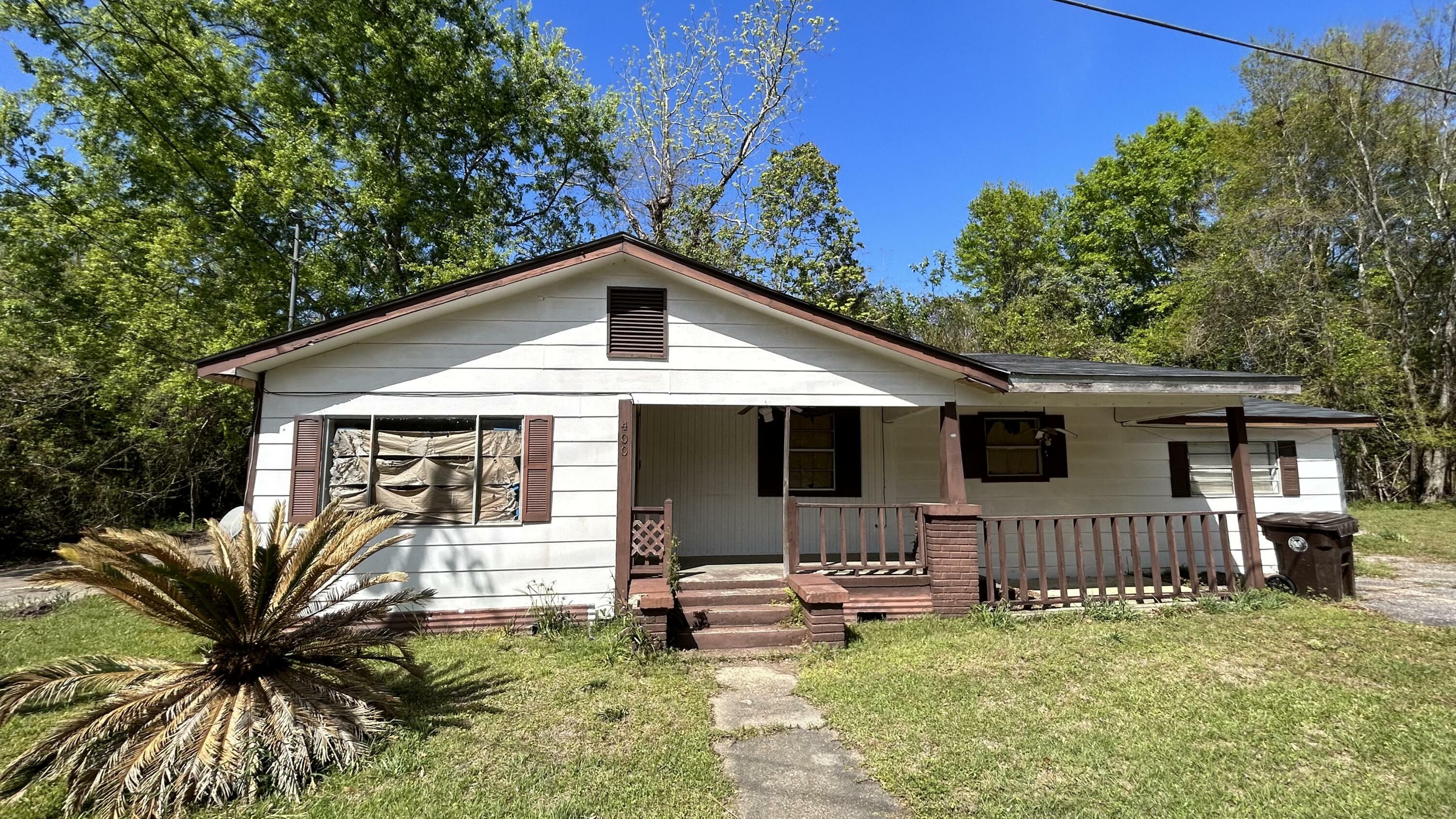 Property Photo: 400 Clark St. MS 39401