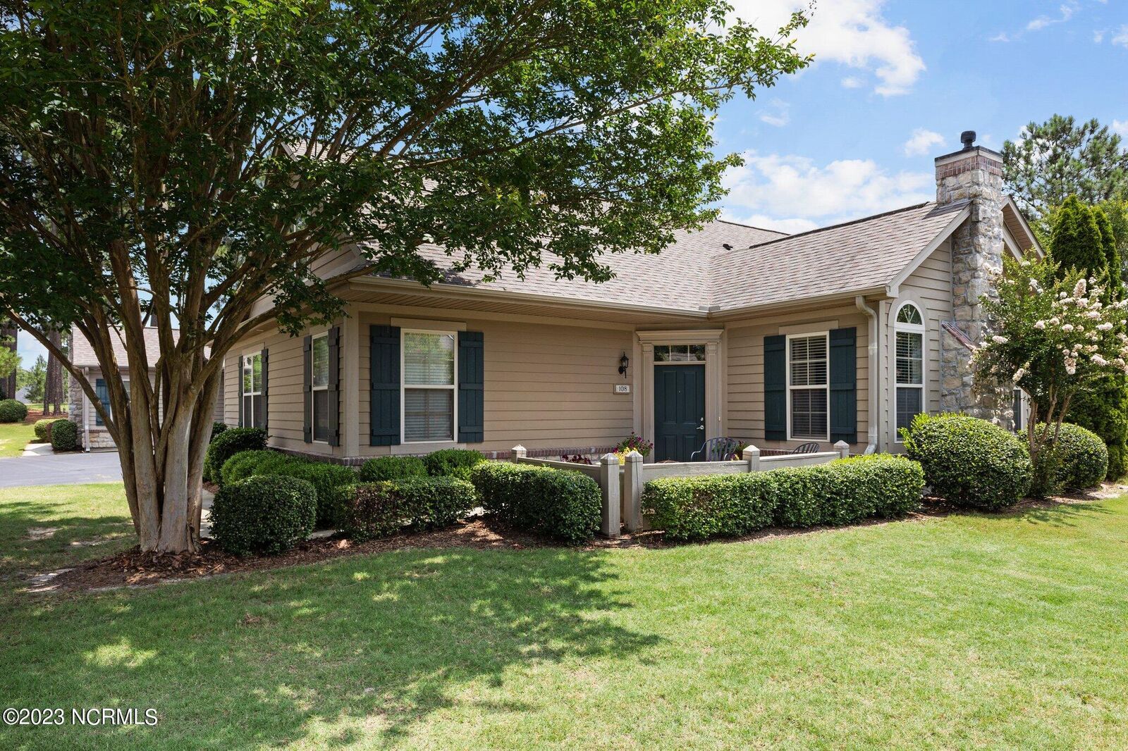 Property Photo: 108 W Chelsea Court NC 28387