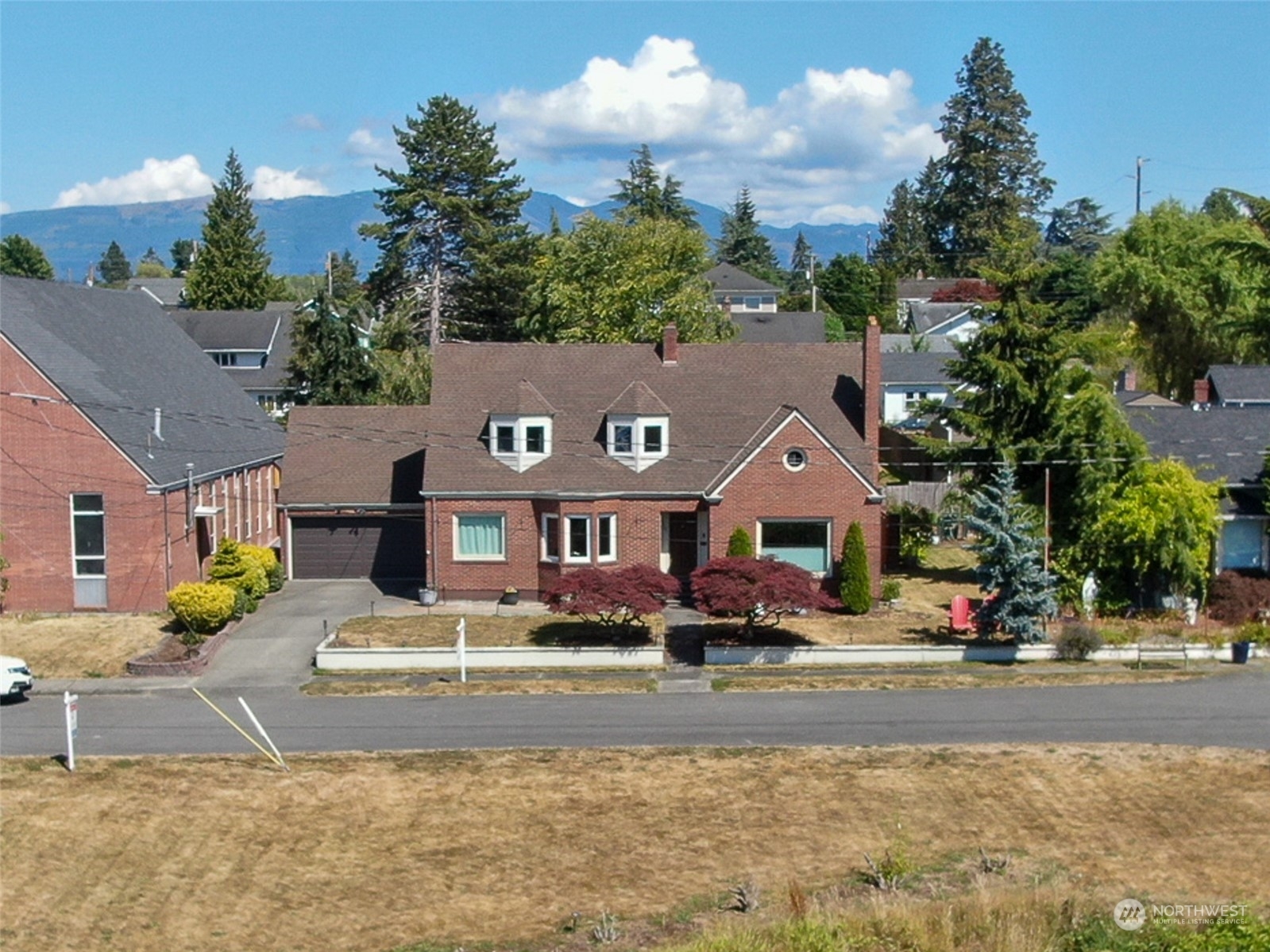 Property Photo:  1110 S 9th Street  WA 98274 