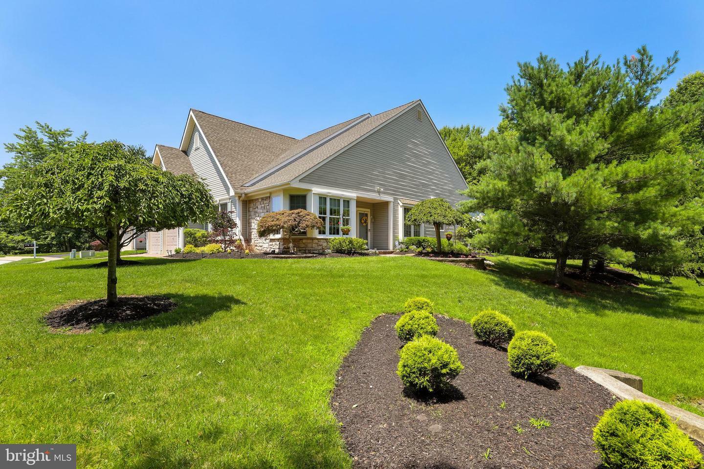 Property Photo:  25 Lavender Court  NJ 08053 