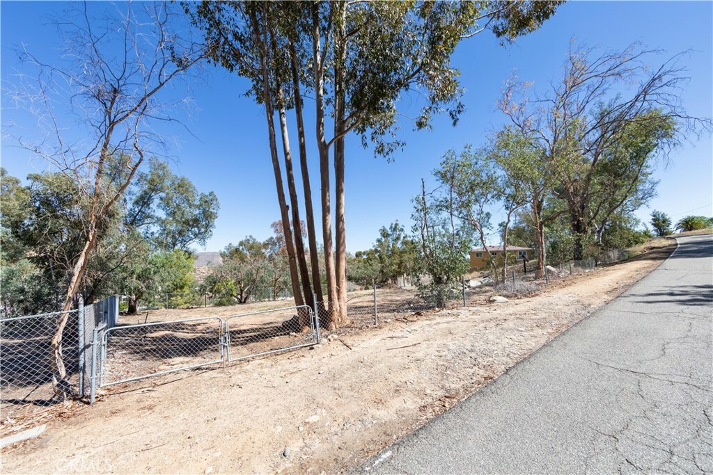 Property Photo:  2038 Sannelle  CA 92530 