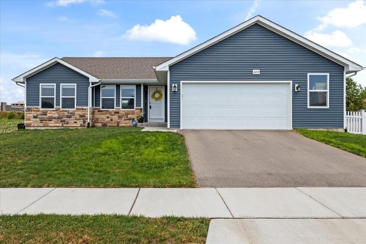 Property Photo: 2215 Red Barn Lane WI 53511