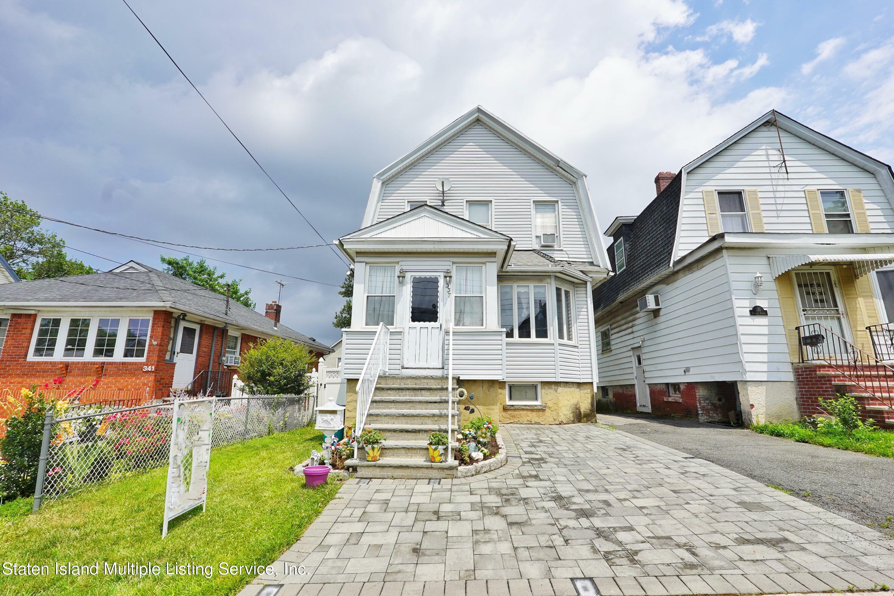 Property Photo:  337 Stanley Avenue  NY 10301 