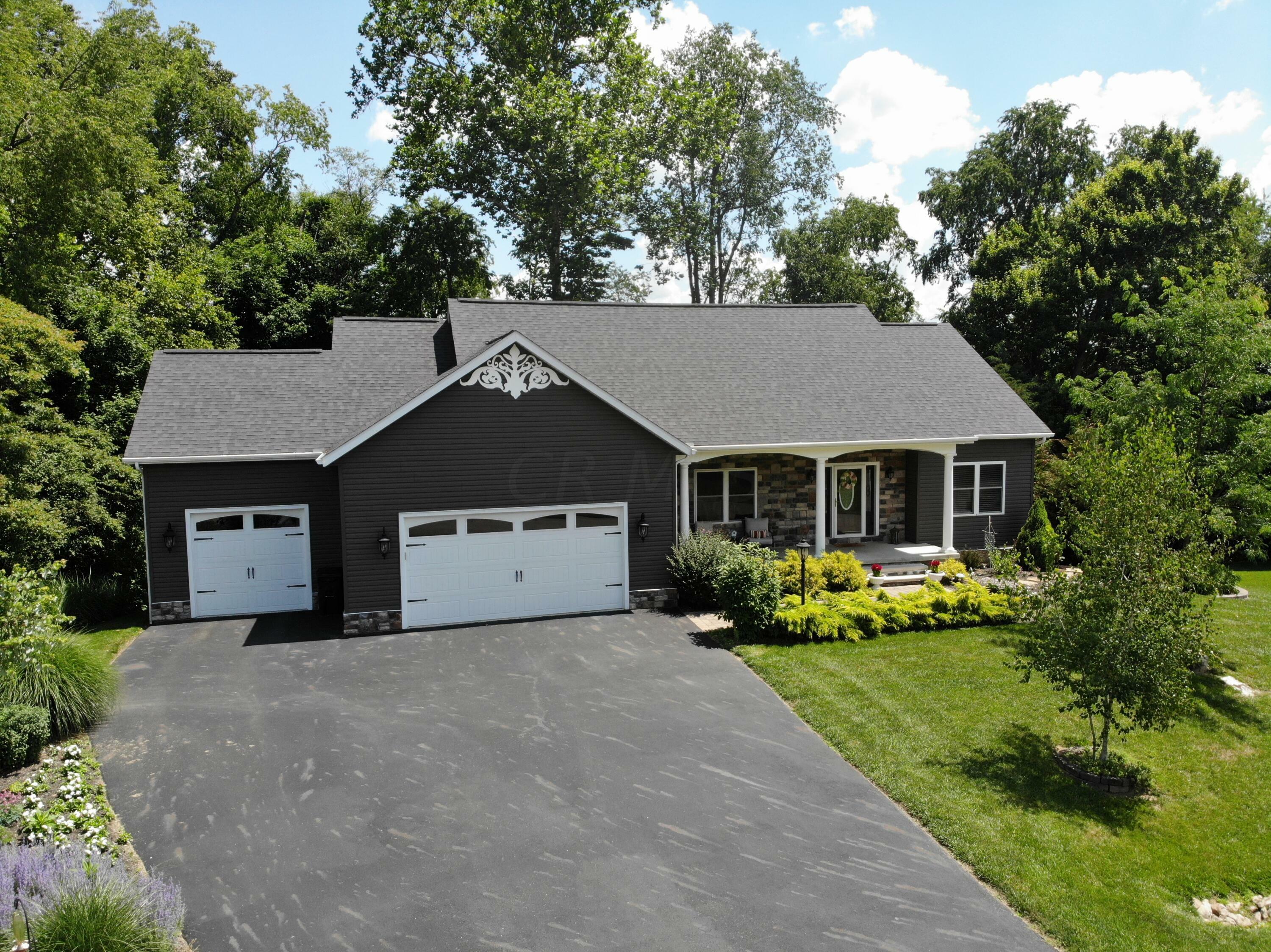 Property Photo:  924 Wagner Drive SW  OH 43130 