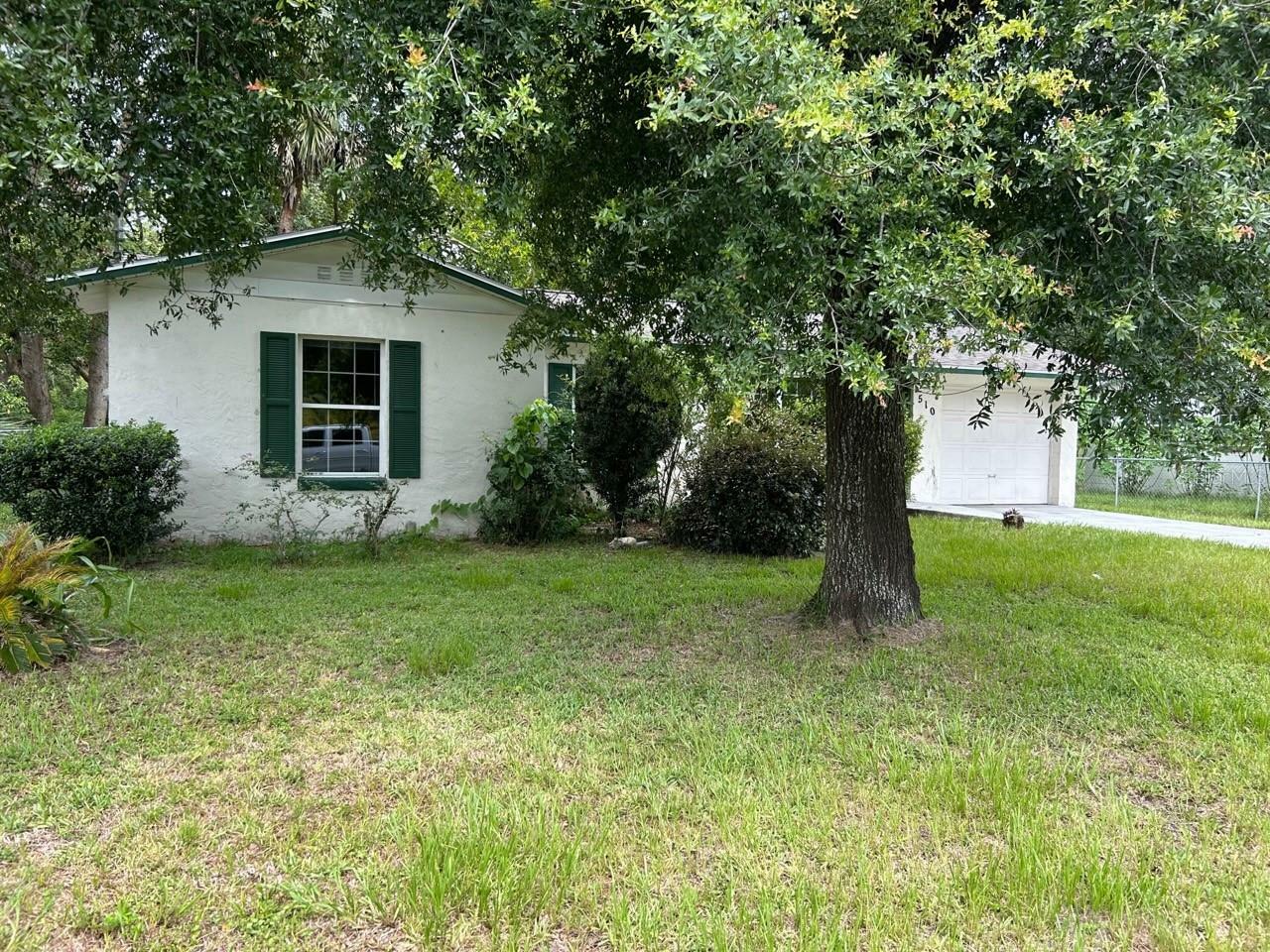 Property Photo:  510 Glover Street  FL 32726 