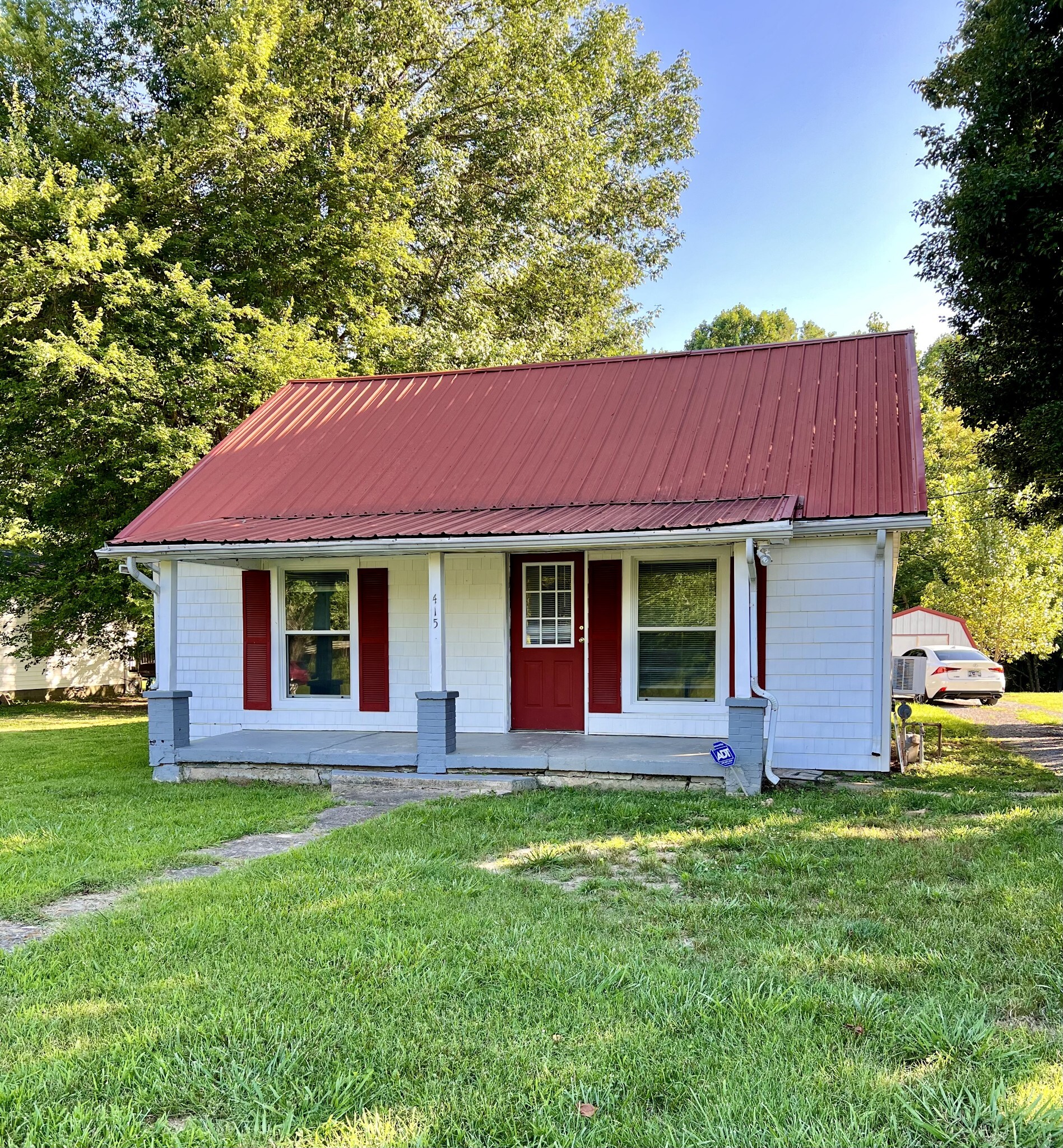 Property Photo: 415 Church St TN 37083