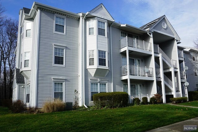 Property Photo:  429 Poets Way 429  NJ 07430 