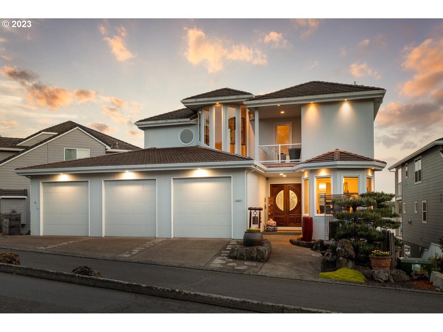 Property Photo:  13813 SE 37th St  WA 98683 