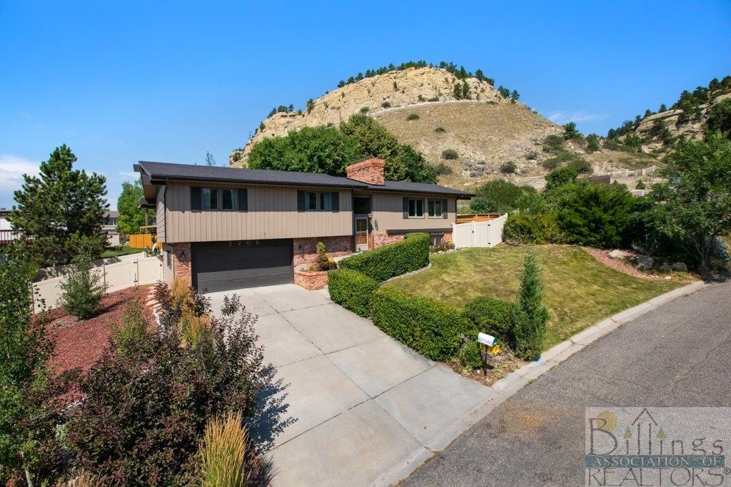 Property Photo: 3206 Leeann Boulevard MT 59102