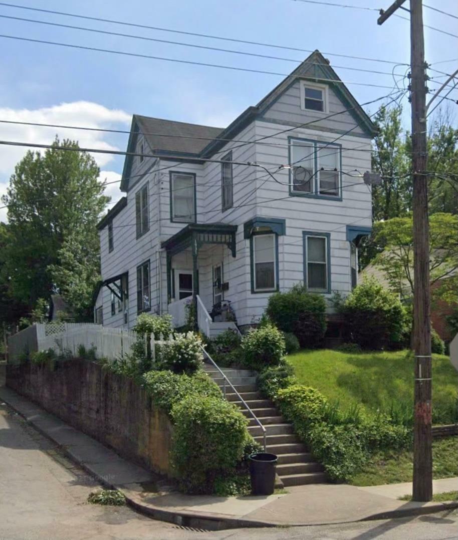 Property Photo:  1931 Elm Ave  OH 45212 