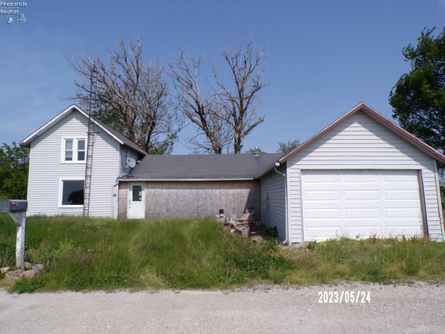 Property Photo:  7975 W Toussaint East Road  OH 43449 