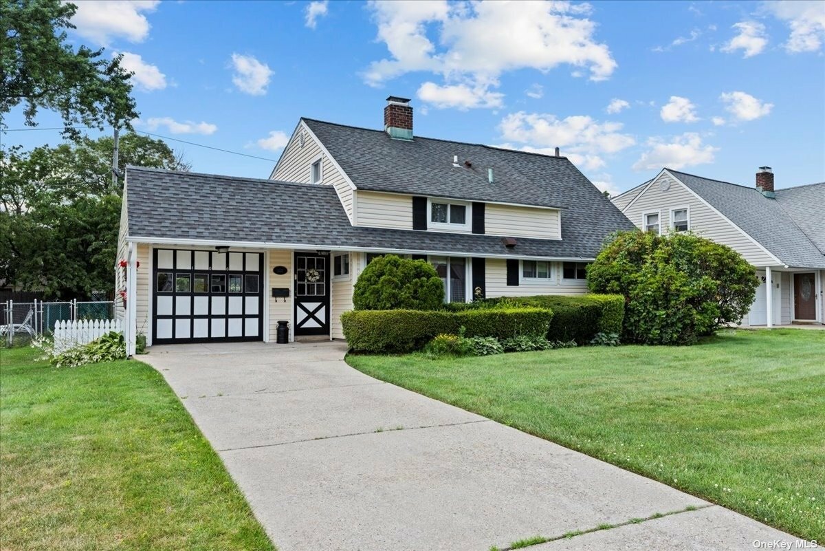 Property Photo:  100 Stonecutter Road  NY 11756 