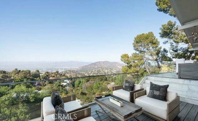 Property Photo: 7377 Pyramid Place CA 90046