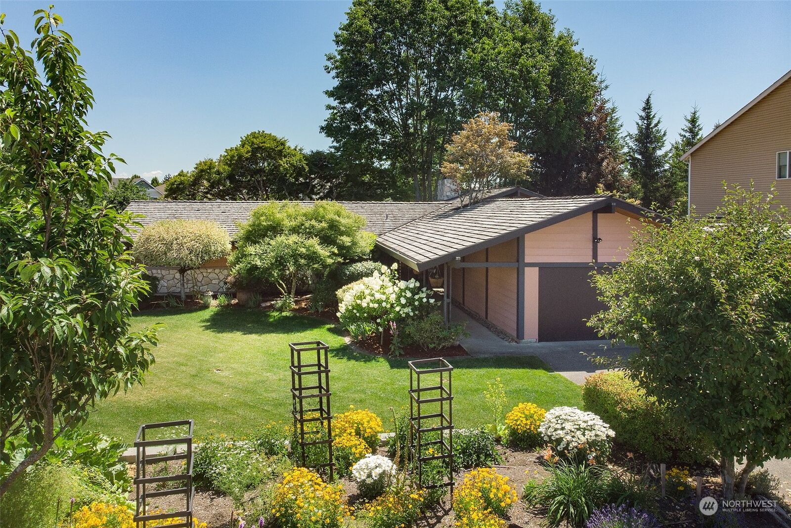 Property Photo:  17025 SE 183rd Place  WA 98058 