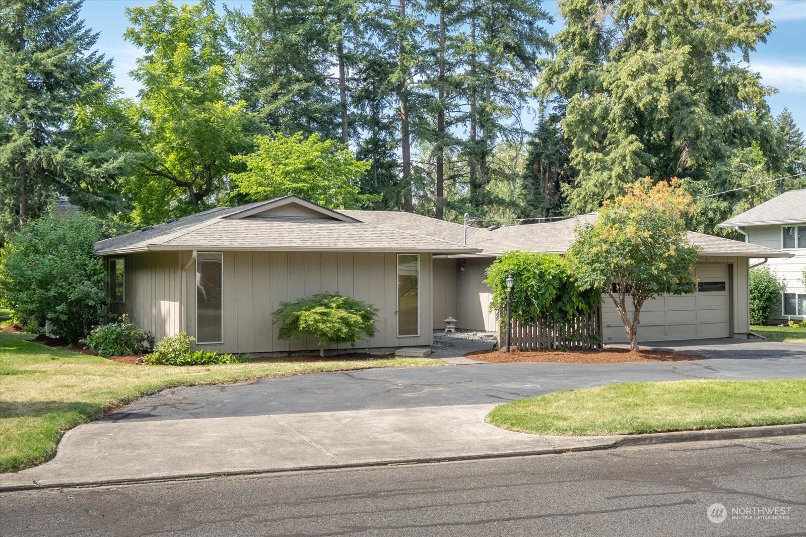 Property Photo:  714 Liberty Place  WA 99362 