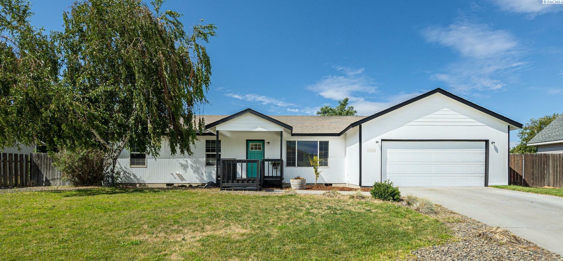 Property Photo: 5502 Desert Dove WA 99353