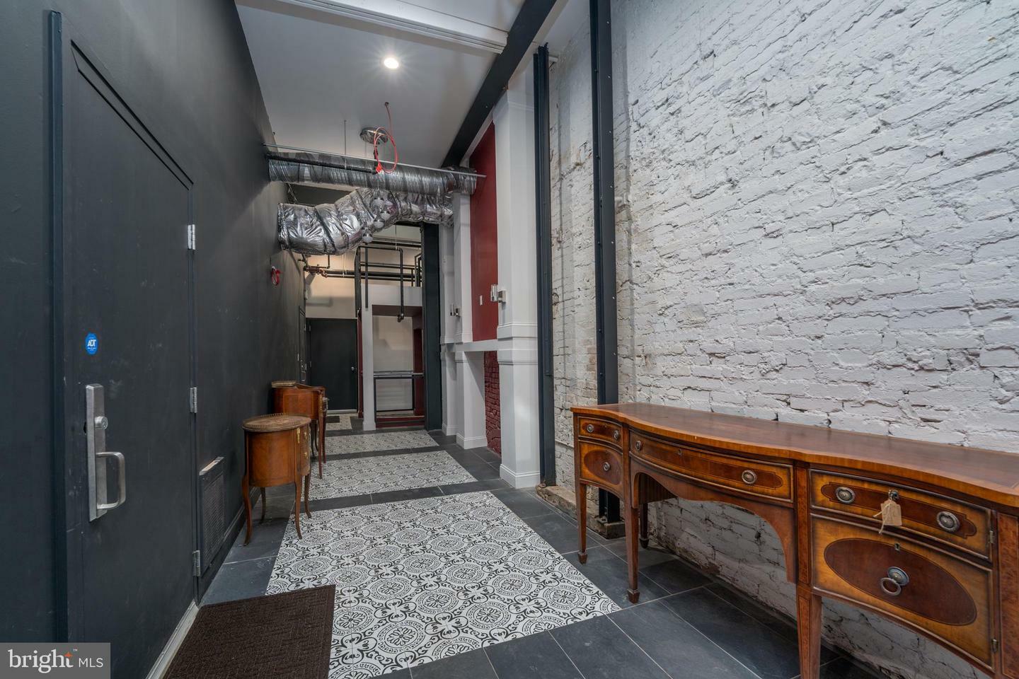 Property Photo:  501A W Lexington Street 202  MD 21201 