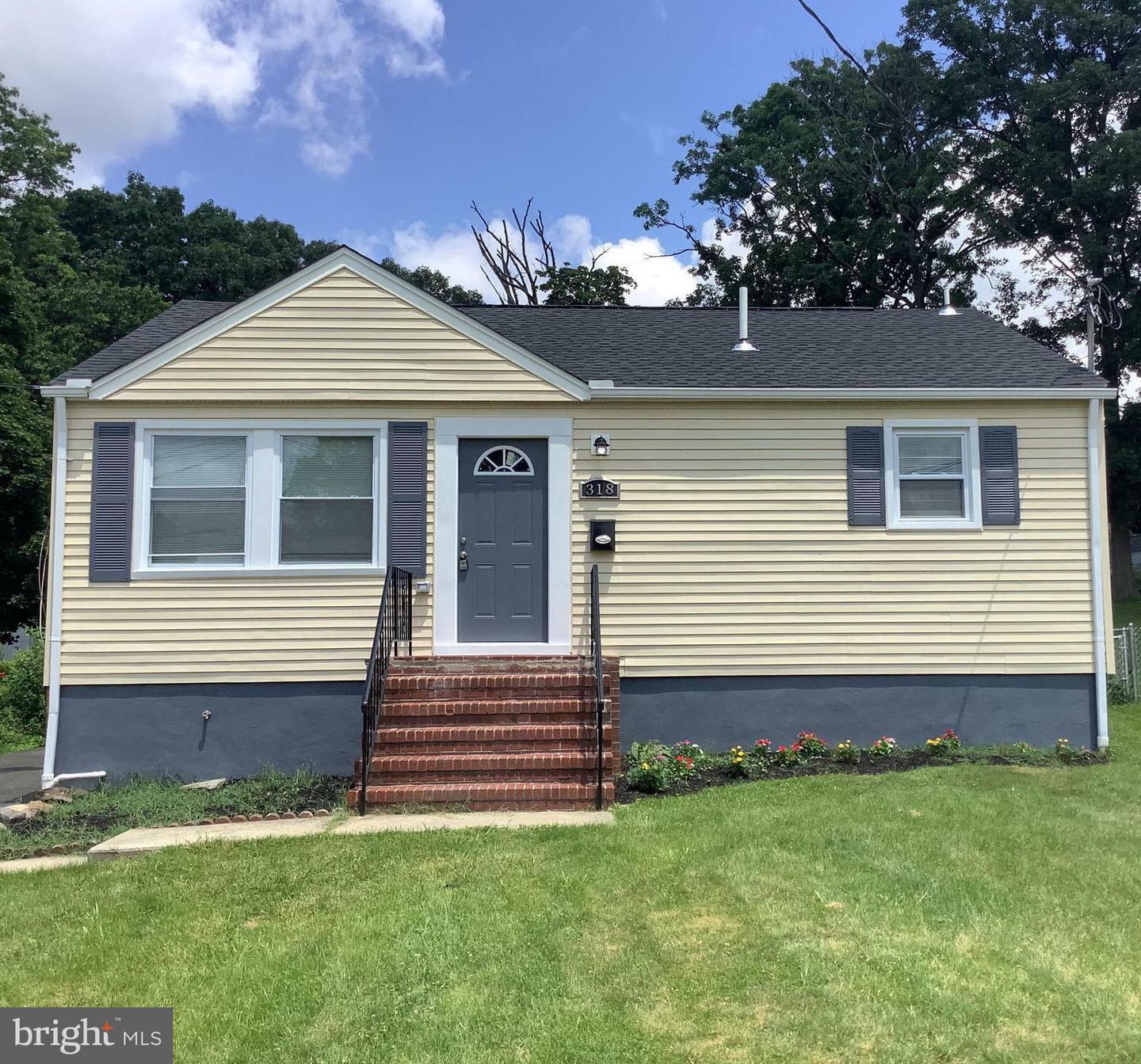 Property Photo: 318 Savannah Road MD 21221