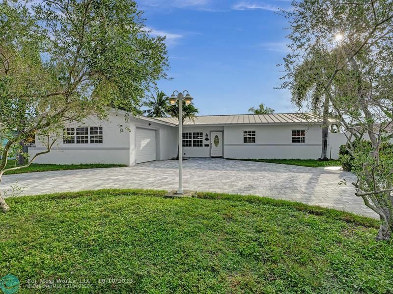 Property Photo:  650 SE 5th Terrace  FL 33060 