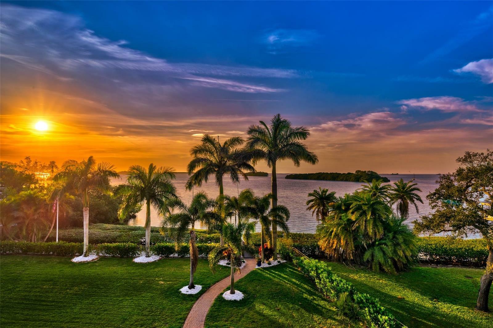Property Photo: 303 Banana Street FL 34683