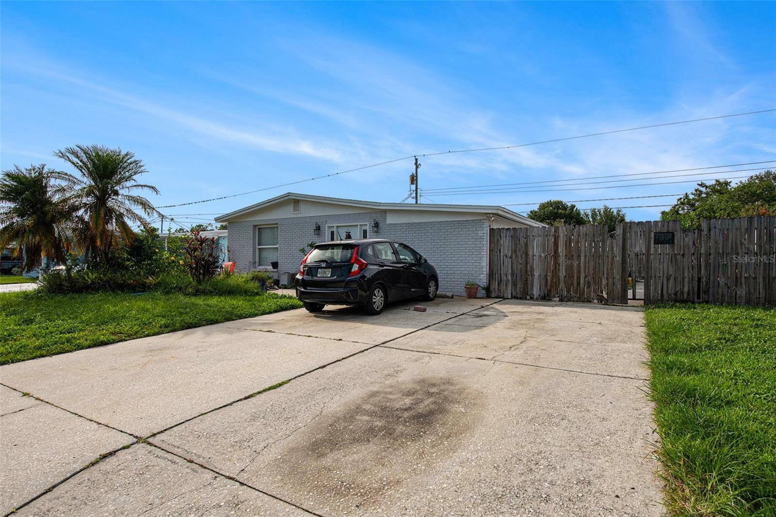 Property Photo: 4525 W North Street FL 33614