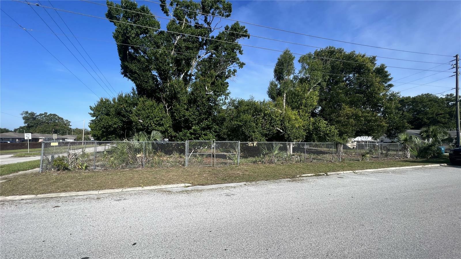 Property Photo:  524 S 3rd Street  FL 33853 