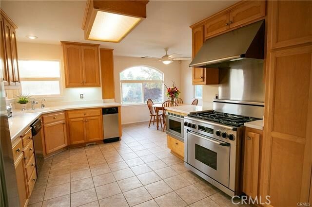 Property Photo:  2023 Summit Drive  CA 93446 