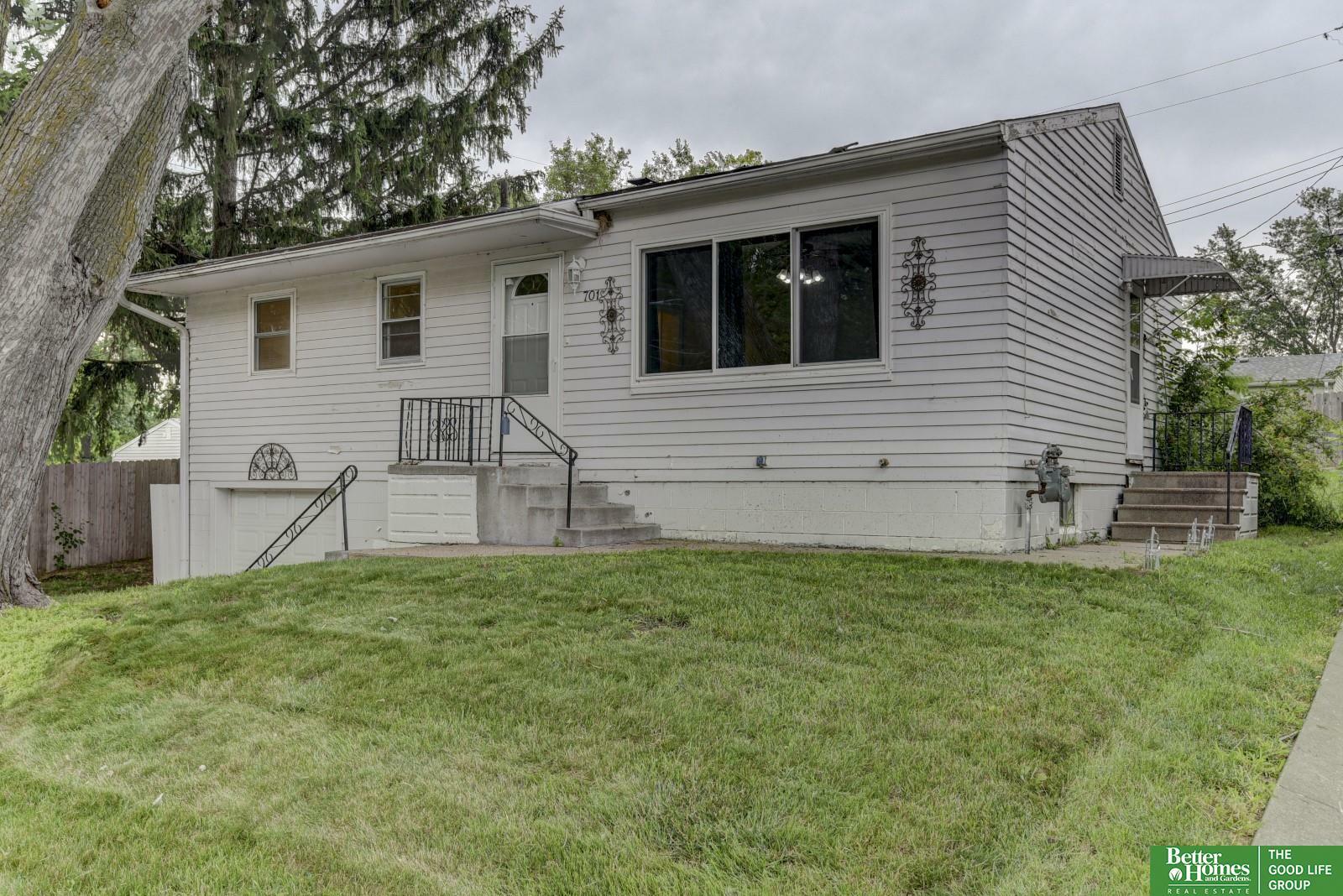 Property Photo:  701 W 31 Avenue  NE 68005 