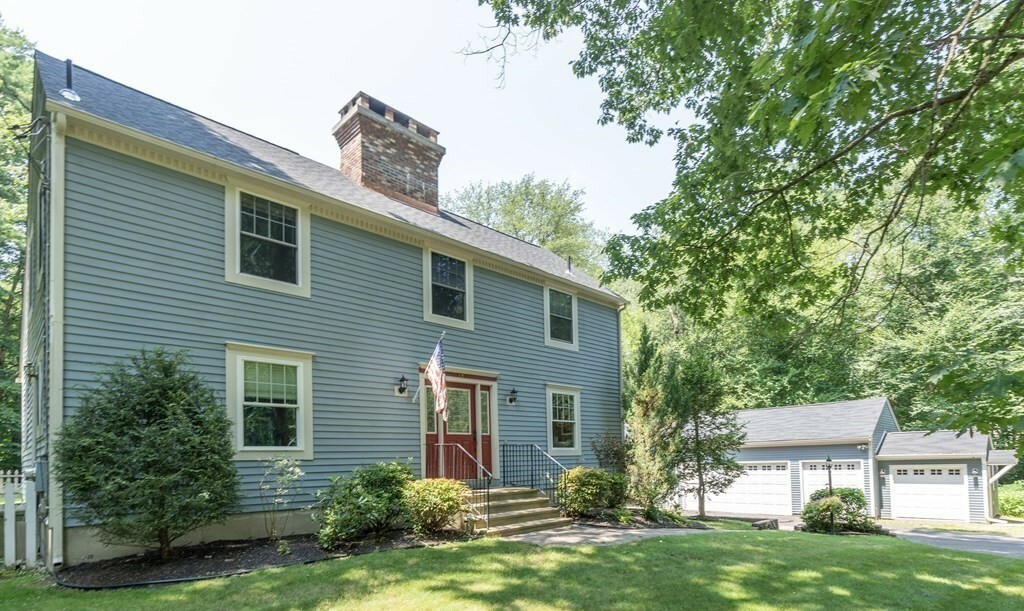 Property Photo:  18 Ledgewood  Dr  MA 01007 