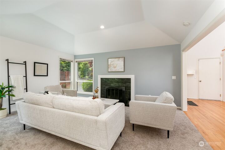 Property Photo:  226 18th Avenue  WA 98033 