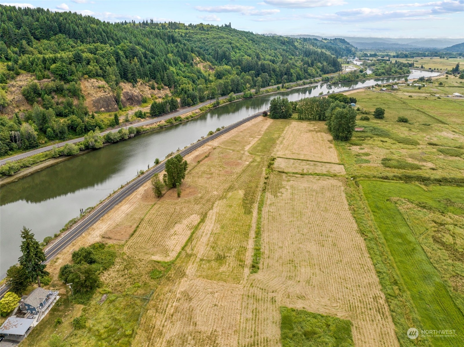 Property Photo: 1 Willow Grove Road WA 98632
