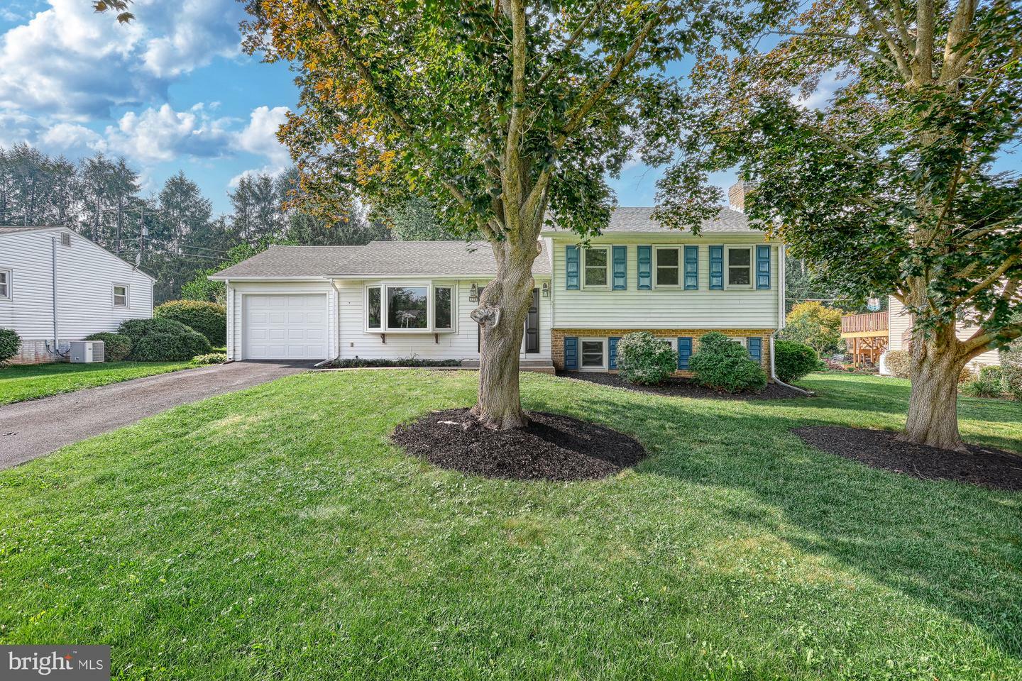 Property Photo:  120 Holly Drive  PA 17055 