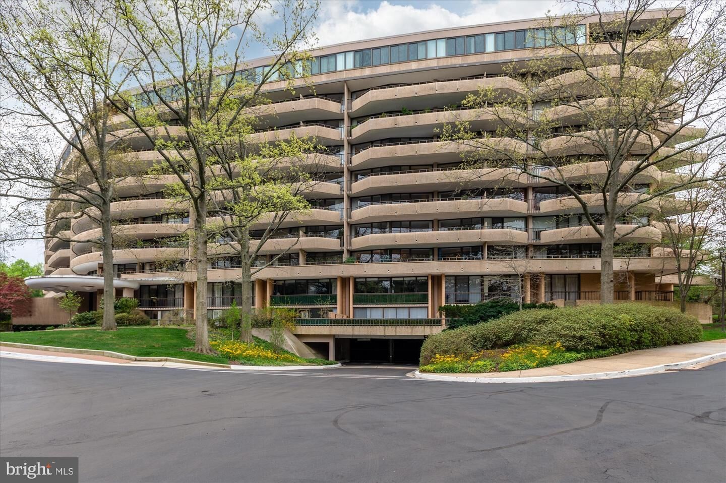 Property Photo:  4200 Massachusetts Avenue NW 814  DC 20016 