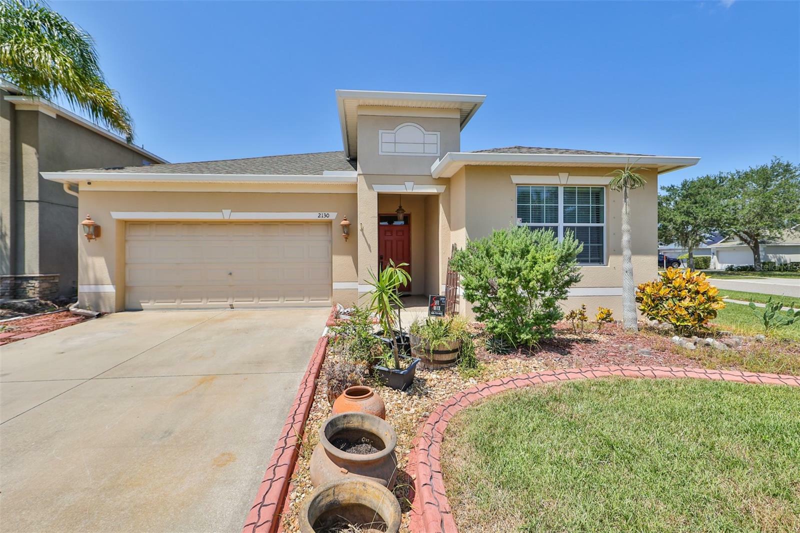 Property Photo:  2130 Roanoke Springs Drive  FL 33570 