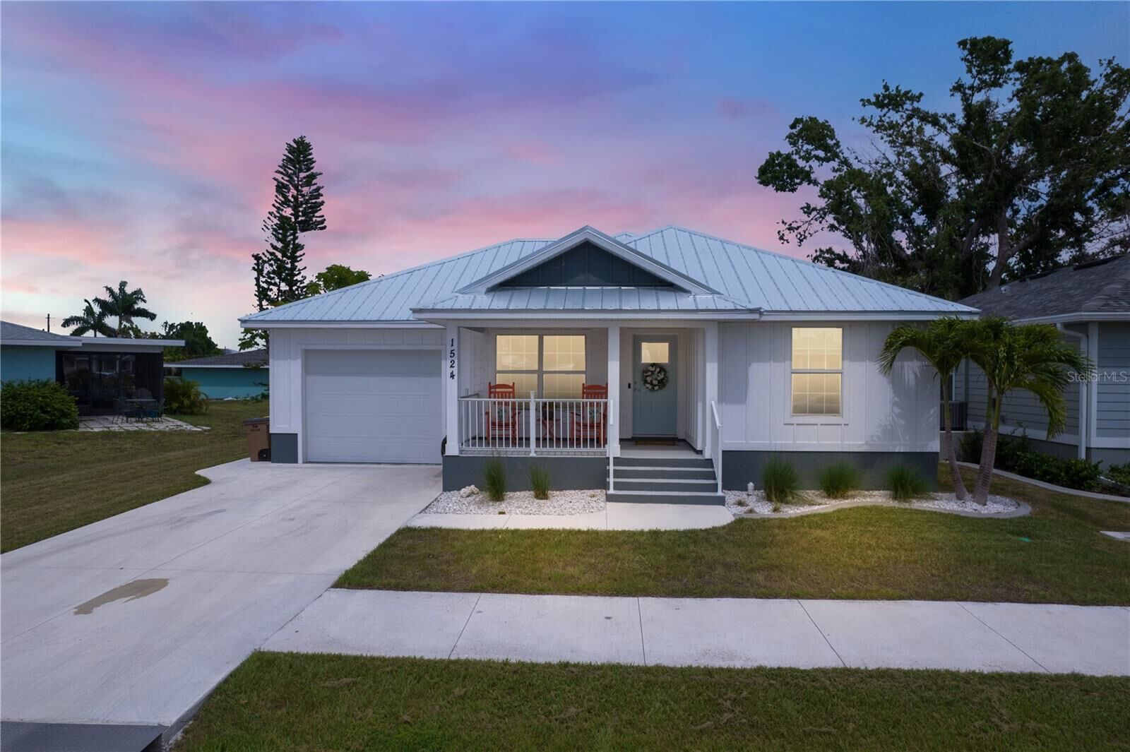Property Photo:  1524 Narranja Street  FL 33950 
