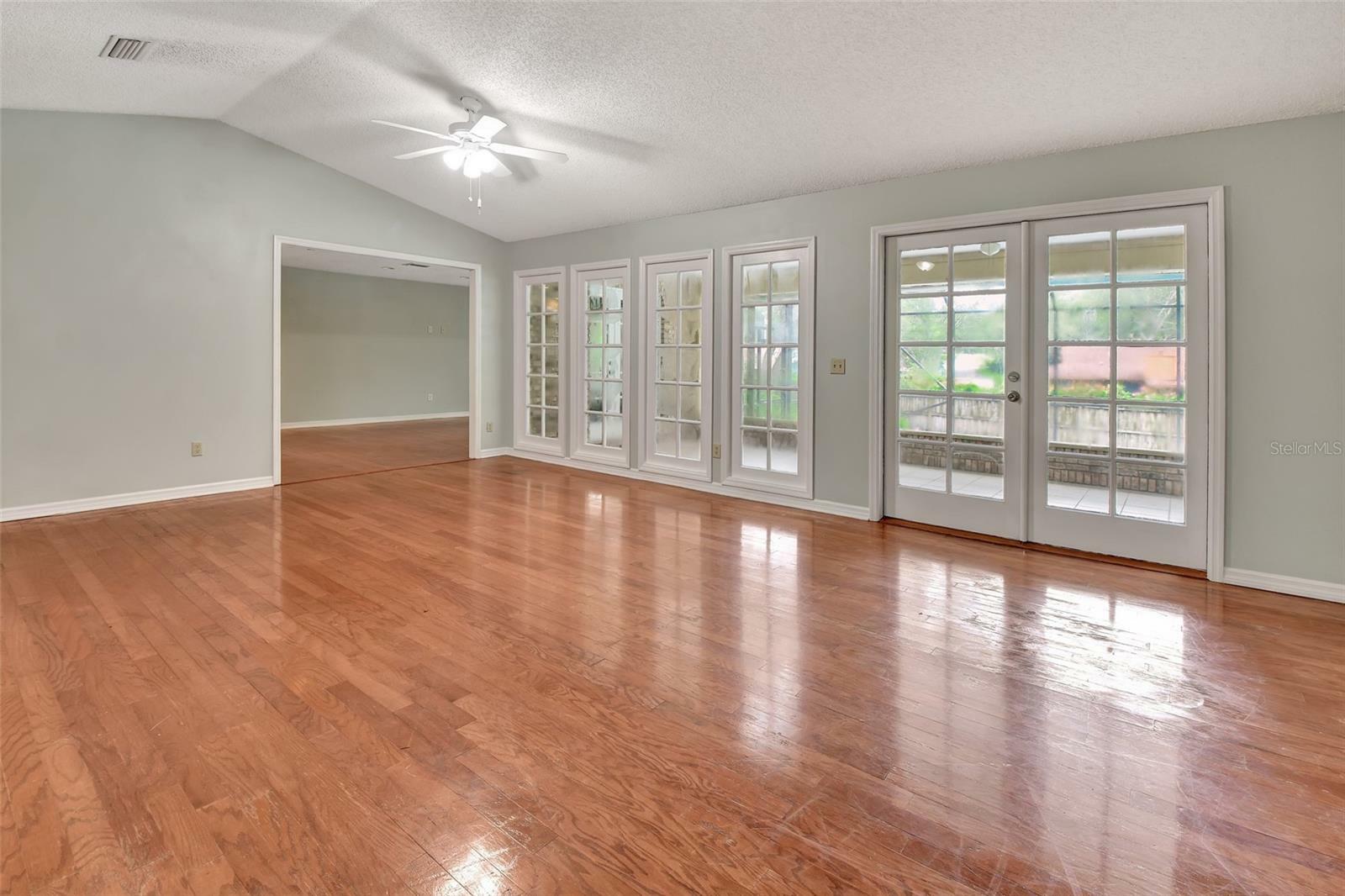 Property Photo:  946 Torchwood Drive  FL 32724 