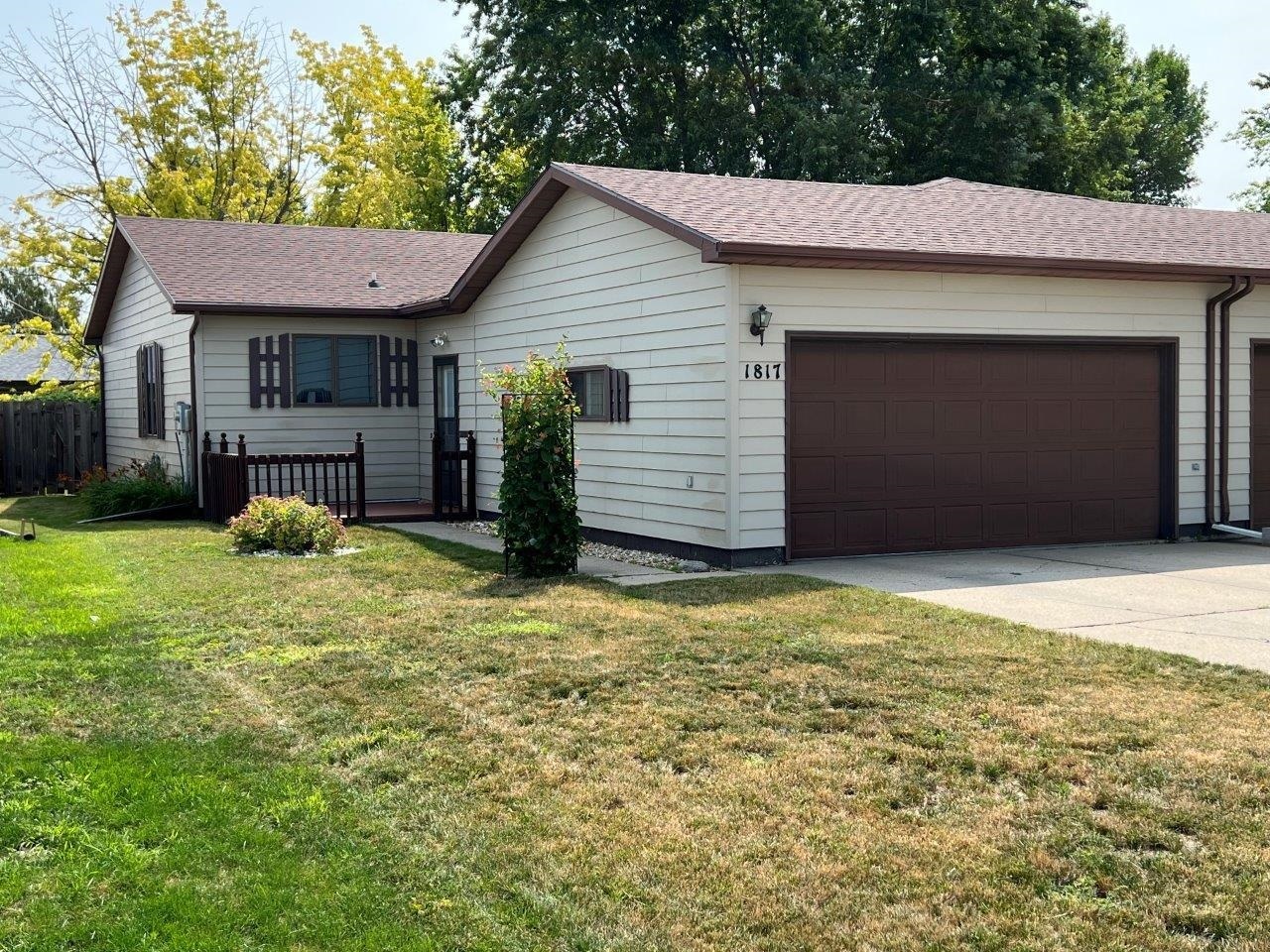 Property Photo:  1817 15 1/2 St. SW  ND 58701 