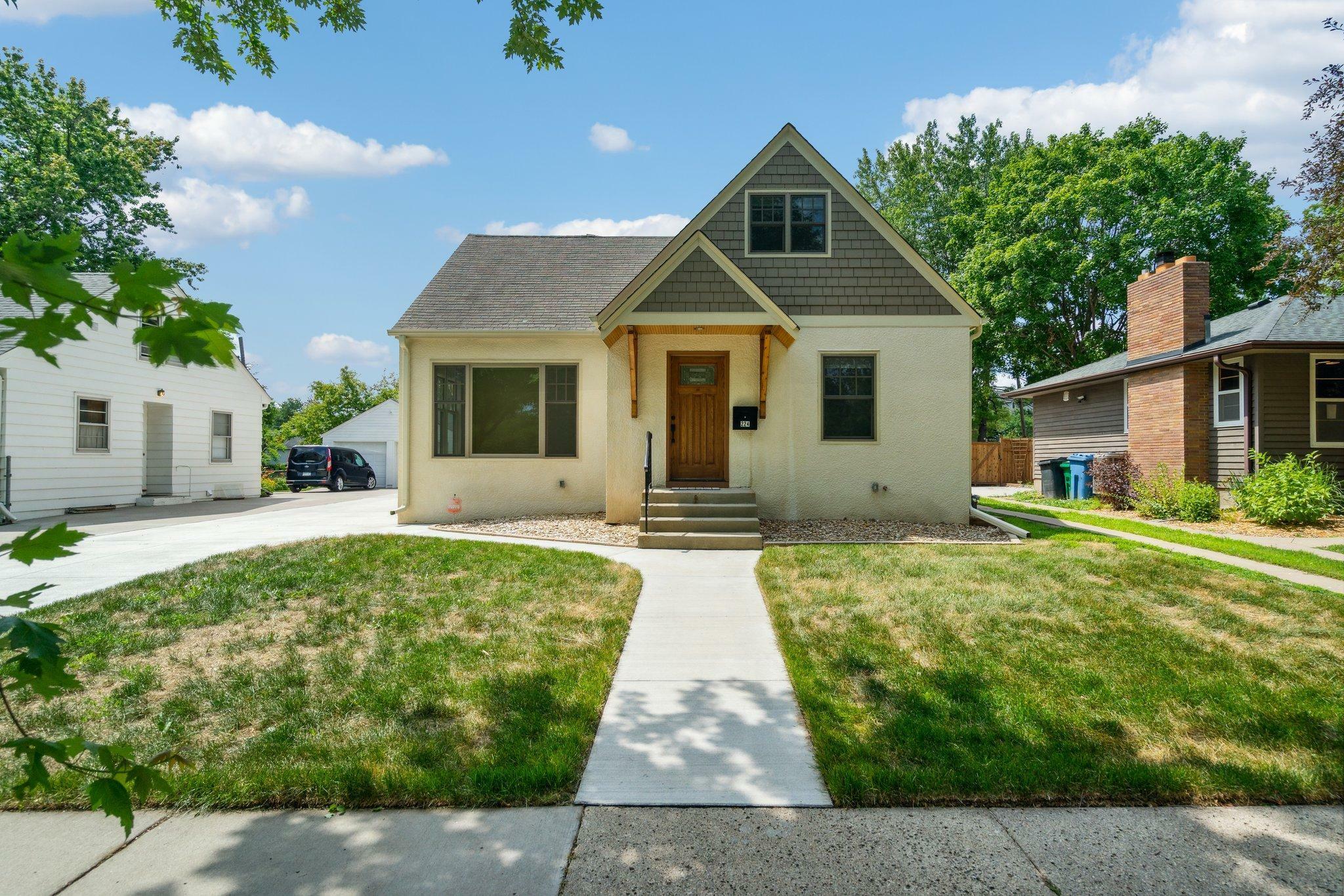 Property Photo:  224 Morgan Avenue S  MN 55405 