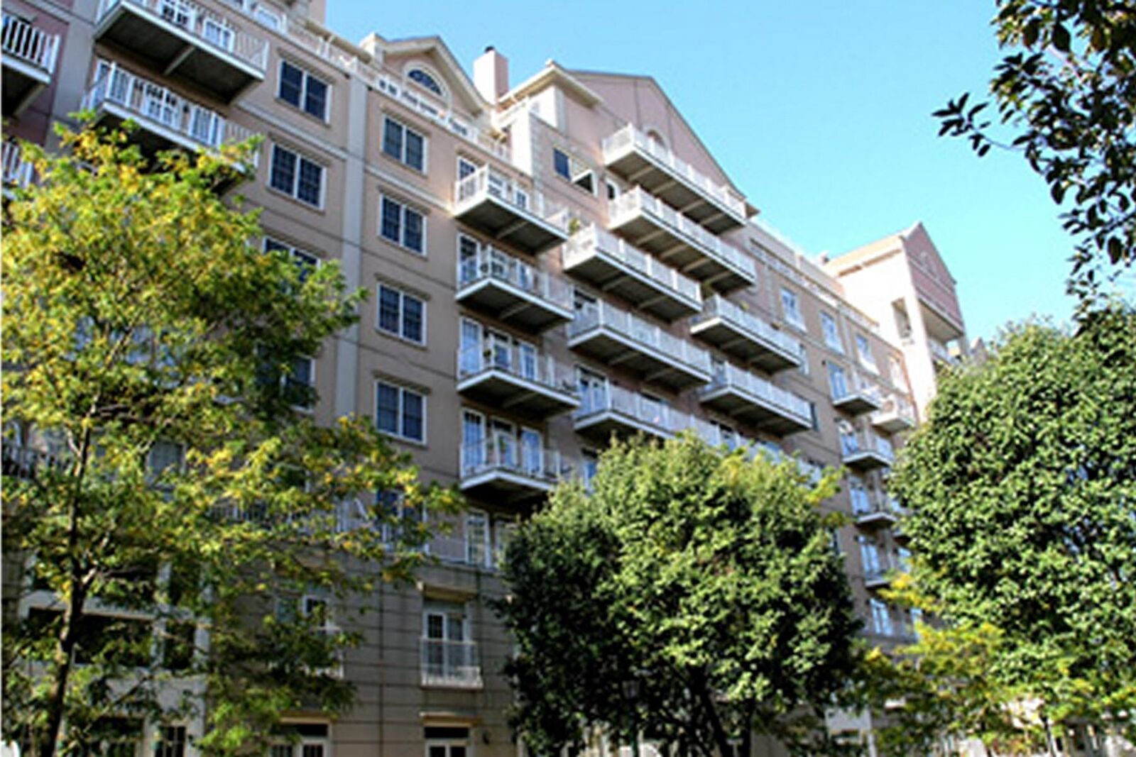 Property Photo:  207 Shearwater Ct West 51  NJ 07305 