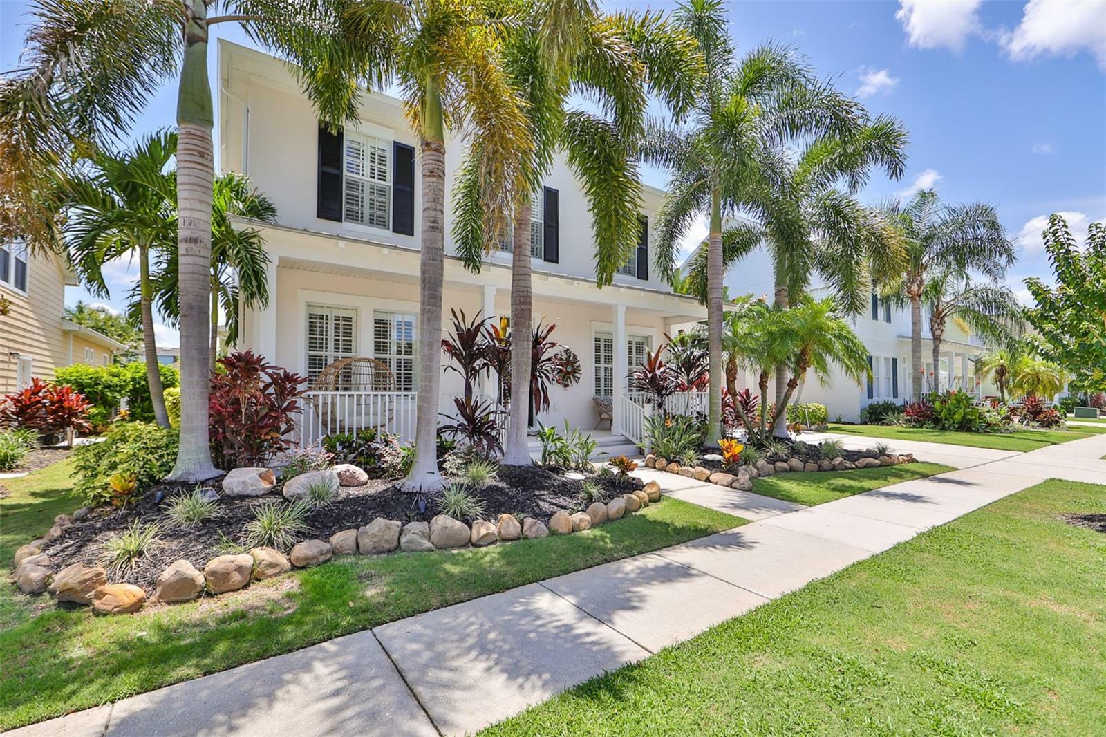 Property Photo:  417 Islebay Drive  FL 33572 