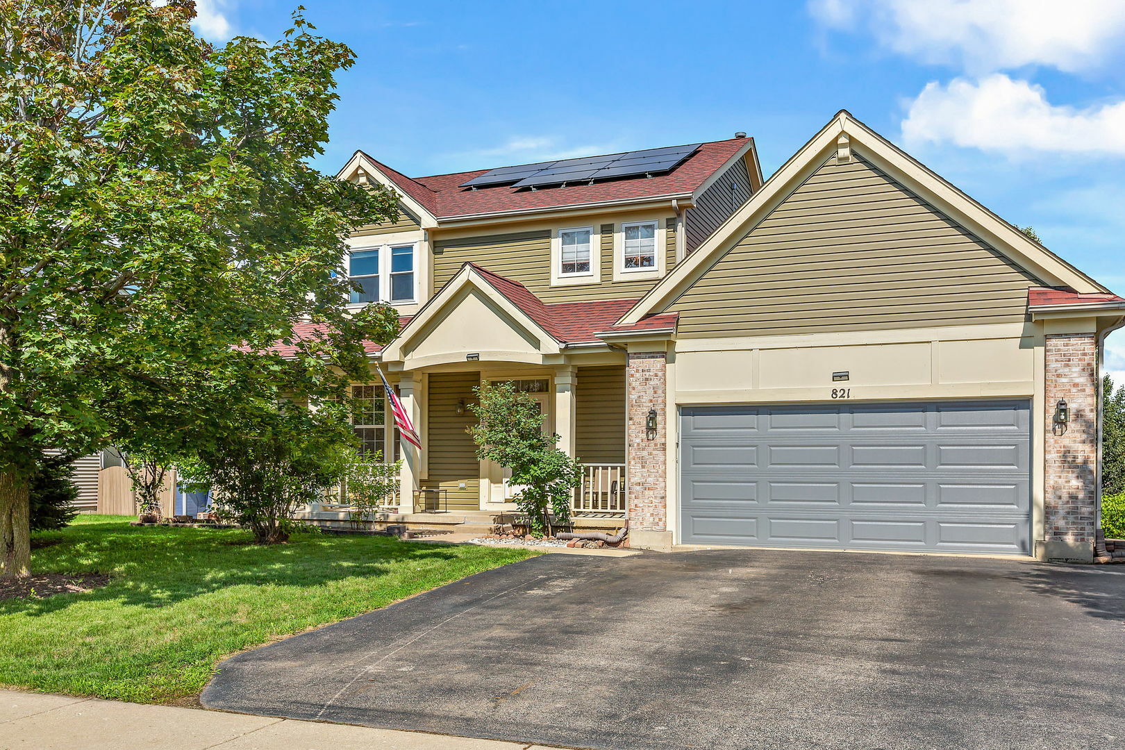 Property Photo: 821 Red Barn Lane IL 60124