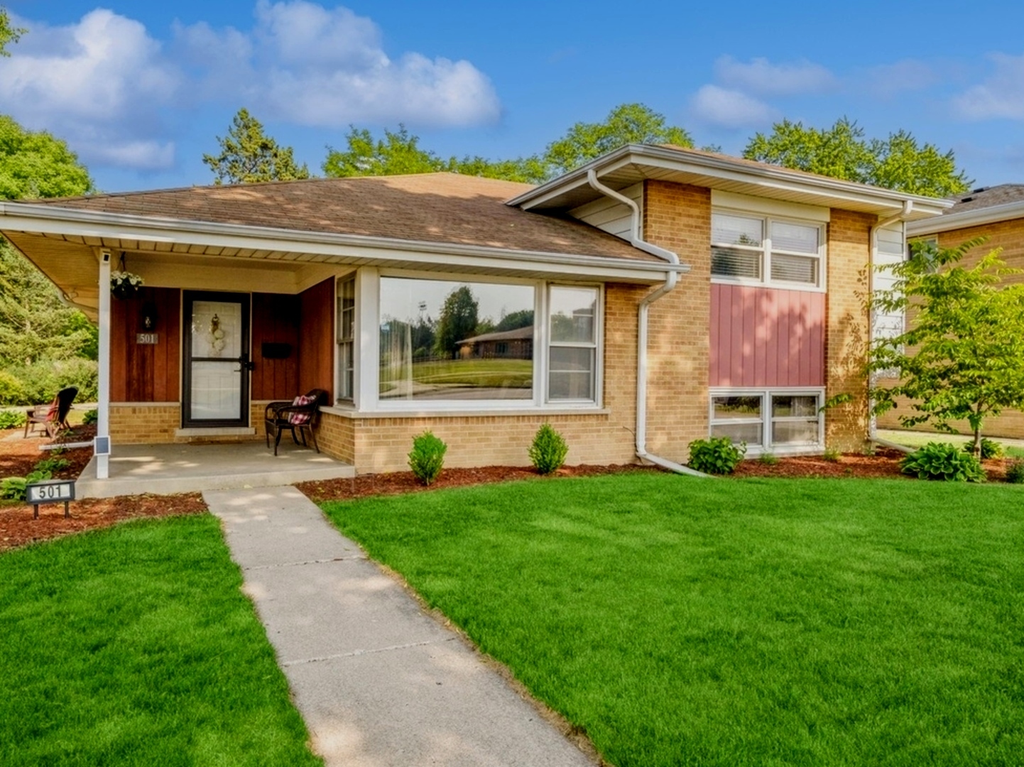 Property Photo: 501 S School Street IL 60056