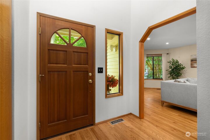 Property Photo: 2706 NE 184th Place WA 98155