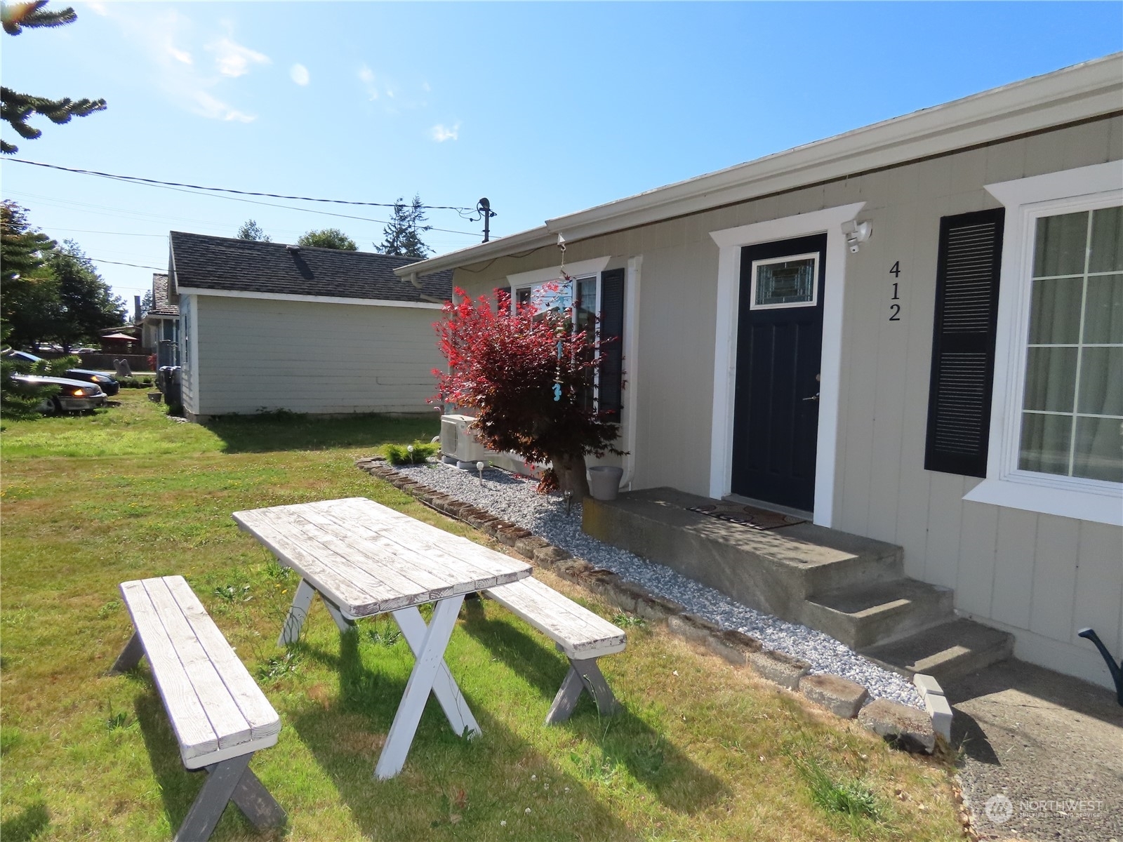 Property Photo:  412 E King Street  WA 98520 