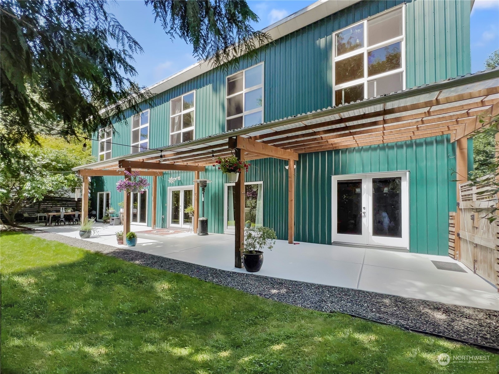 Property Photo: 13914 Toad Holler Place NE WA 98110