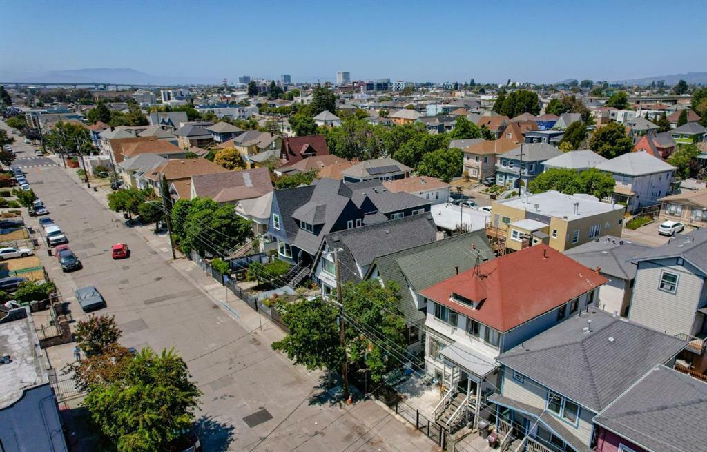 Property Photo: 670 32nd Street CA 94609