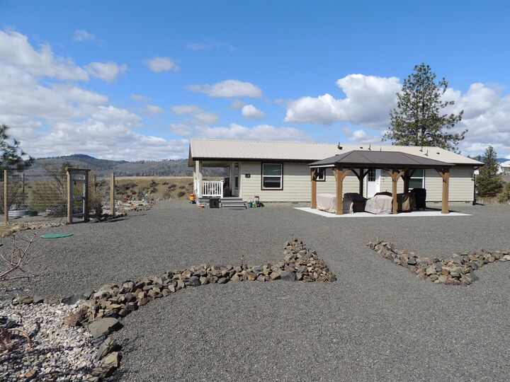 42505 Doe Rd N  Deer Meadows WA 99122 photo